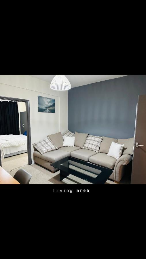 2 Bedroom Double Bed In East London Exterior photo